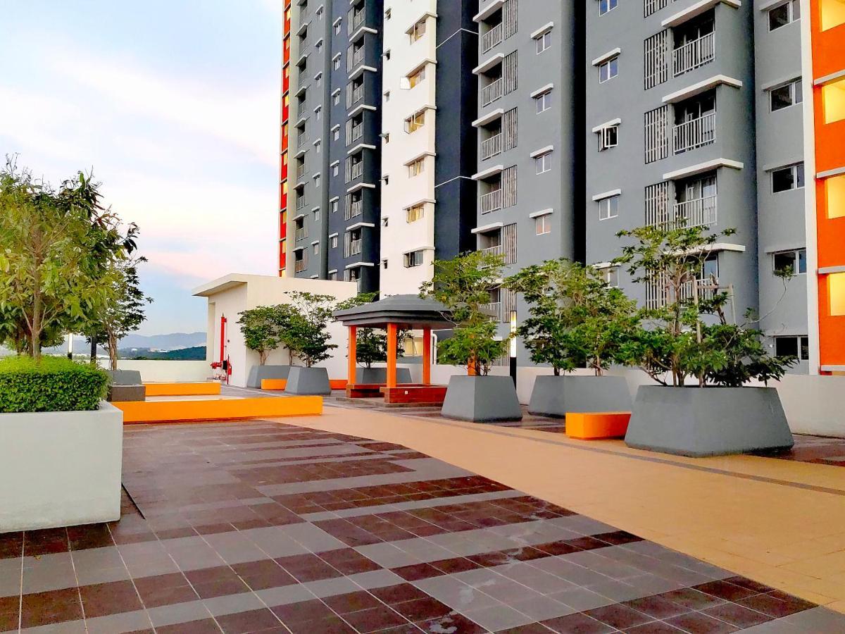 Alanis Residence 7 Pax @ Sepang Klia Kota Warisan Exterior foto